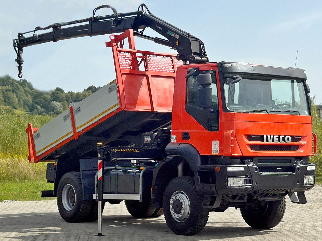 Iveco TRAKKER 190T36 * HIAB 111 ES-2 HIDUO * 4x4 * TOP - Camión volquete, Camión grúa: foto 2 Iveco TRAKKER 190T36 * HIAB 111 ES-2 HIDUO * 4x4 * TOP - Camión volquete, Camión grúa: foto 2