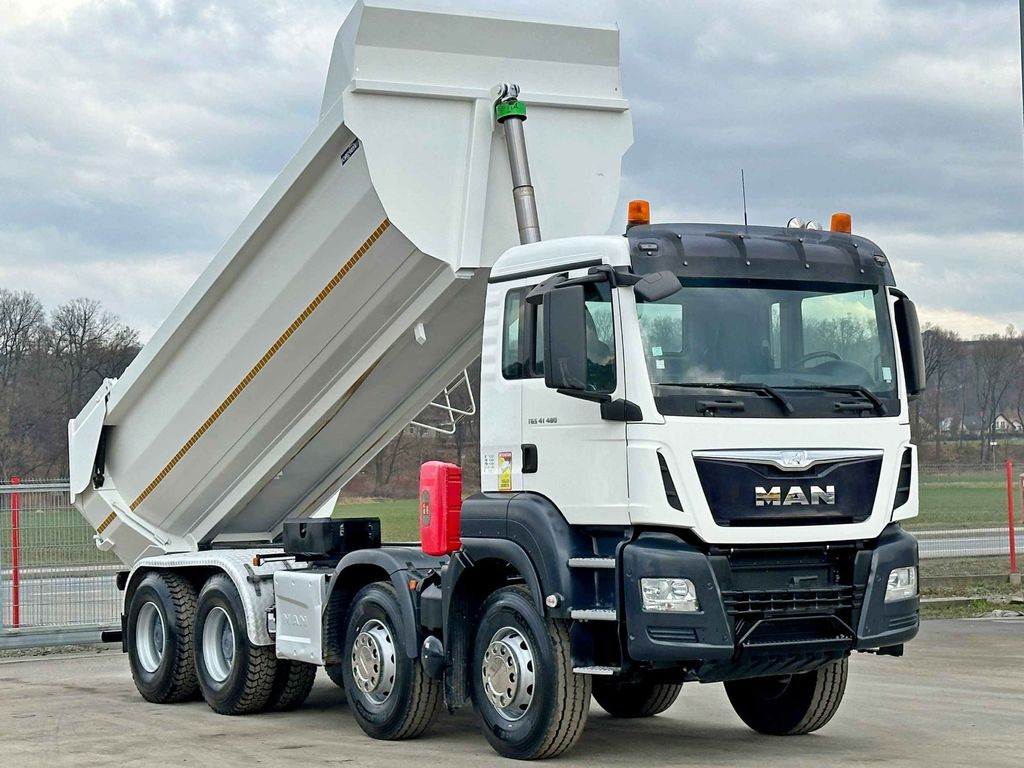 MAN TGS 41.480 KIPPER * 8x4 * TOPZUSTAND - Camión volquete: foto 4 MAN TGS 41.480 KIPPER * 8x4 * TOPZUSTAND - Camión volquete: foto 4