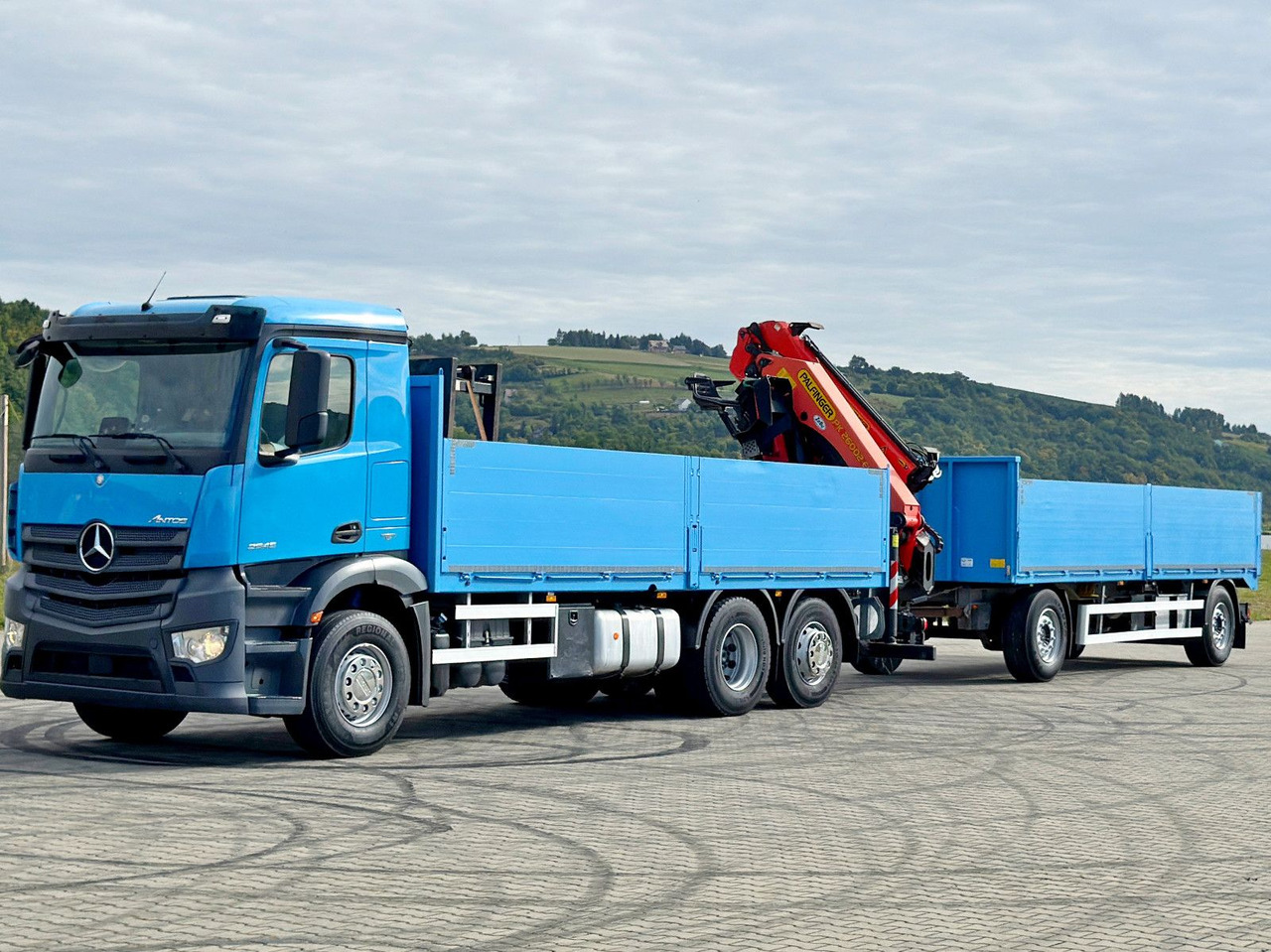 Mercedes-Benz ANTOS 2545*PK 26002-EHE+JIB PJ060A+Anhänger/FUNK - Camión grúa: foto 4 Mercedes-Benz ANTOS 2545*PK 26002-EHE+JIB PJ060A+Anhänger/FUNK - Camión grúa: foto 4