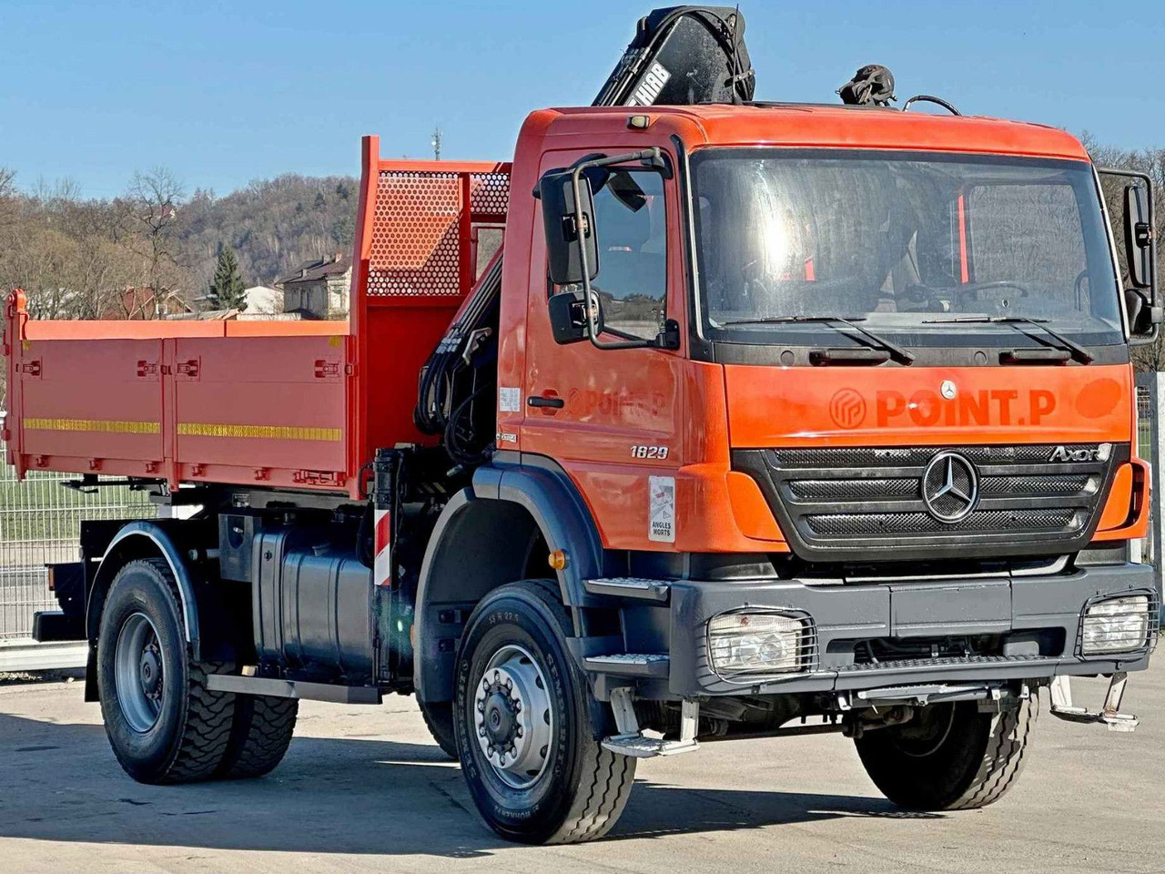 Mercedes-Benz AXOR 1829 * HIAB 1111 HIDUO + FUNK * TOP * 4x4 - Camión grúa: foto 4 Mercedes-Benz AXOR 1829 * HIAB 1111 HIDUO + FUNK * TOP * 4x4 - Camión grúa: foto 4