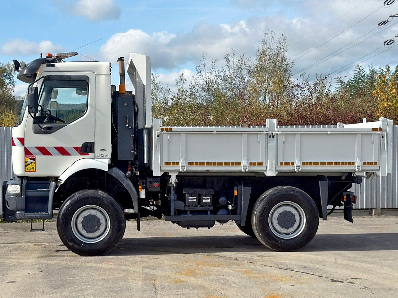 Renault MIDLUM 210 DCI* KIPPER 3,60m * 4x4 - Camión volquete: foto 5 Renault MIDLUM 210 DCI* KIPPER 3,60m * 4x4 - Camión volquete: foto 5