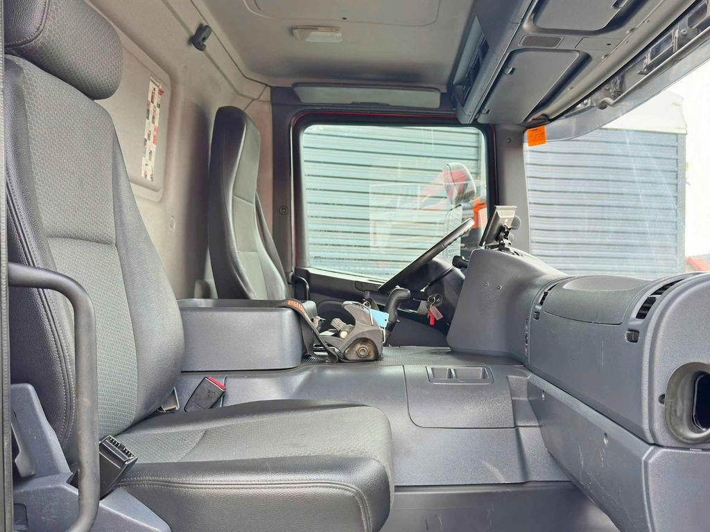 Foto del interior 1: Camión grúa, Camión caja abierta Scania P 280 * HIAB 122 E - 2 HIDUO + FUNK* TOPZUSTAND Scania P 280 * HIAB 122 E - 2 HIDUO + FUNK* TOPZUSTAND Foto del interior 1: Camión grúa, Camión caja abierta Scania P 280 * HIAB 122 E - 2 HIDUO + FUNK* TOPZUSTAND Scania P 280 * HIAB 122 E - 2 HIDUO + FUNK* TOPZUSTAND