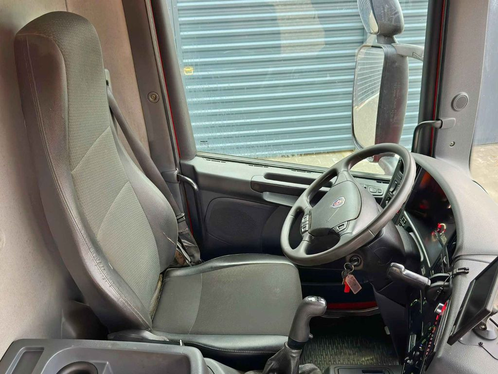 Foto del interior 2: Camión grúa, Camión caja abierta Scania P 280 * HIAB 122 E - 2 HIDUO + FUNK* TOPZUSTAND Scania P 280 * HIAB 122 E - 2 HIDUO + FUNK* TOPZUSTAND Foto del interior 2: Camión grúa, Camión caja abierta Scania P 280 * HIAB 122 E - 2 HIDUO + FUNK* TOPZUSTAND Scania P 280 * HIAB 122 E - 2 HIDUO + FUNK* TOPZUSTAND