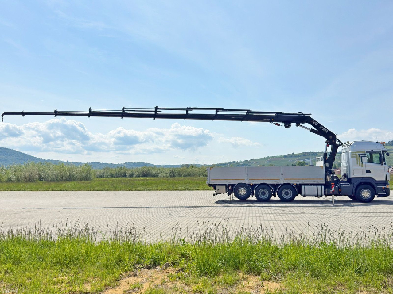 Scania R480 PRITSCHE 6,85m *HIAB 377 E-8 HIPRO/FUNK*8x4 - Camión grúa: foto 5 Scania R480 PRITSCHE 6,85m *HIAB 377 E-8 HIPRO/FUNK*8x4 - Camión grúa: foto 5