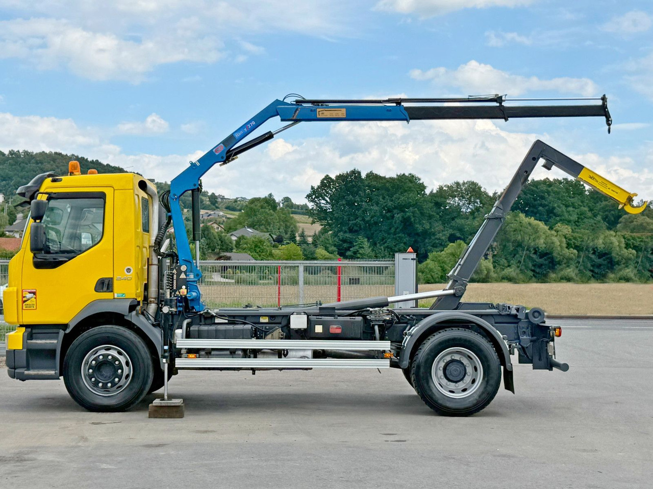 Volvo FL 240 * Abrollkipper * HMF 270 K2 * TOPZUSTAND - Camión multibasculante: foto 5 Volvo FL 240 * Abrollkipper * HMF 270 K2 * TOPZUSTAND - Camión multibasculante: foto 5