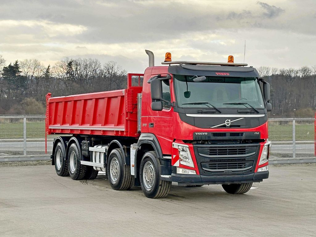 Volvo FM 370 Kipper 6,20 m + BORDMATIC / 8x4 - Camión volquete, Camión grúa: foto 1 Volvo FM 370 Kipper 6,20 m + BORDMATIC / 8x4 - Camión volquete, Camión grúa: foto 1