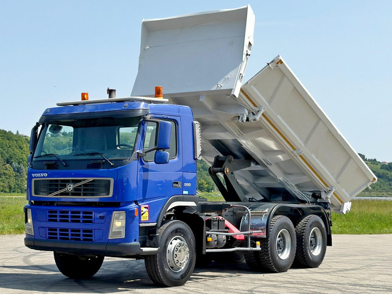 Volvo FM 380 Kipper 5,20 m + BORDMATIC / 6x4 - Camión volquete, Camión grúa: foto 3 Volvo FM 380 Kipper 5,20 m + BORDMATIC / 6x4 - Camión volquete, Camión grúa: foto 3