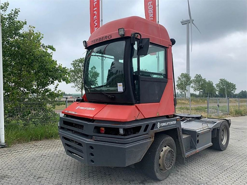 Terberg RT222 4x4 - Tractor industrial: foto 1 Terberg RT222 4x4 - Tractor industrial: foto 1