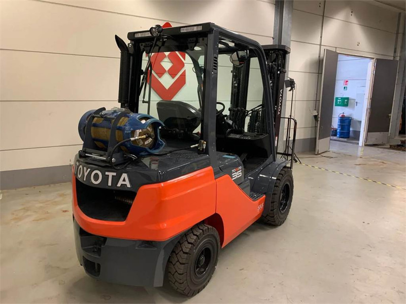 Toyota 02-8FGJF35 - Carretilla elevadora de gas: foto 3 Toyota 02-8FGJF35 - Carretilla elevadora de gas: foto 3