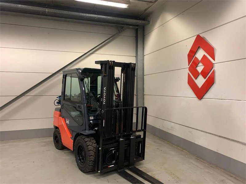 Toyota 02-8FGJF35 - Carretilla elevadora de gas: foto 3 Toyota 02-8FGJF35 - Carretilla elevadora de gas: foto 3