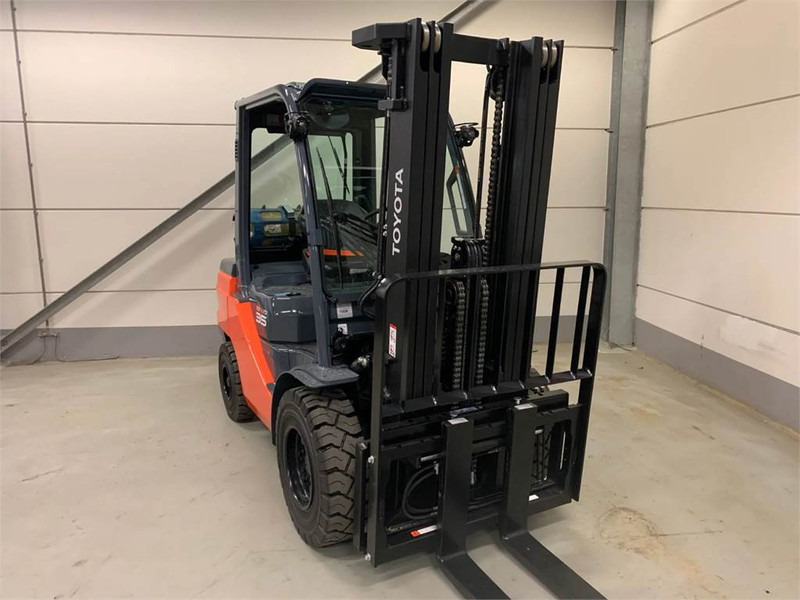 Toyota 02-8FGJF35 - Carretilla elevadora de gas: foto 3 Toyota 02-8FGJF35 - Carretilla elevadora de gas: foto 3