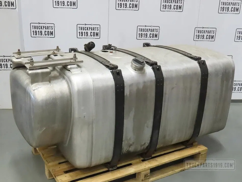 Scania 2532047 Brandstoftank + steunen 710L - Depósito de combustible para Camión: foto 1 Scania 2532047 Brandstoftank + steunen 710L - Depósito de combustible para Camión: foto 1