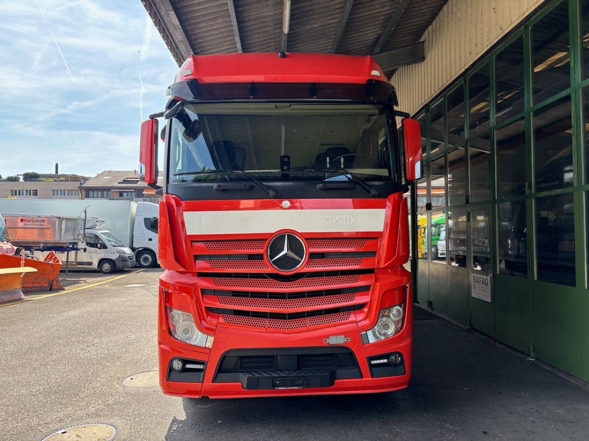 MERCEDES Actros 1848 - Camión caja cerrada: foto 3 MERCEDES Actros 1848 - Camión caja cerrada: foto 3