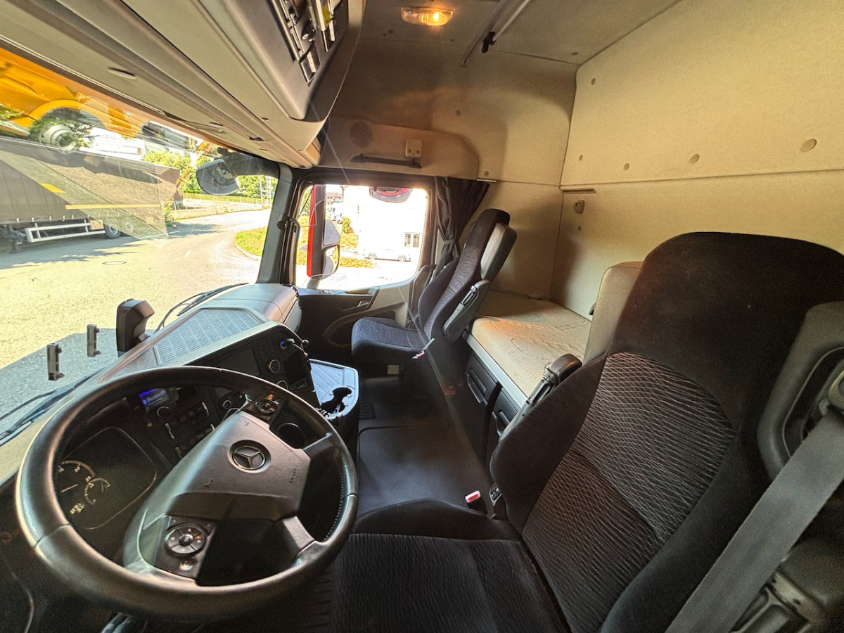 MERCEDES Actros 1848 - Camión caja cerrada: foto 4 MERCEDES Actros 1848 - Camión caja cerrada: foto 4