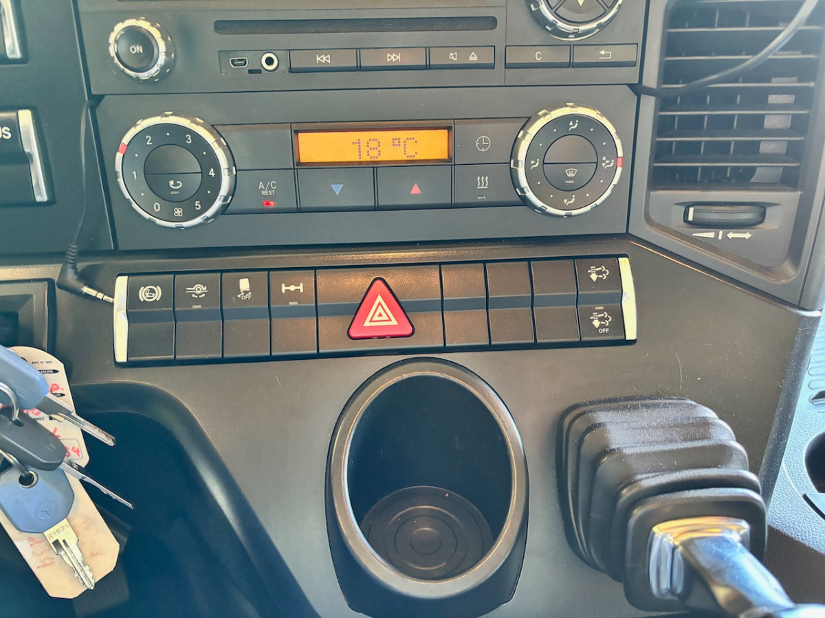 Camión caja cerrada MERCEDES Actros 1848: foto 13