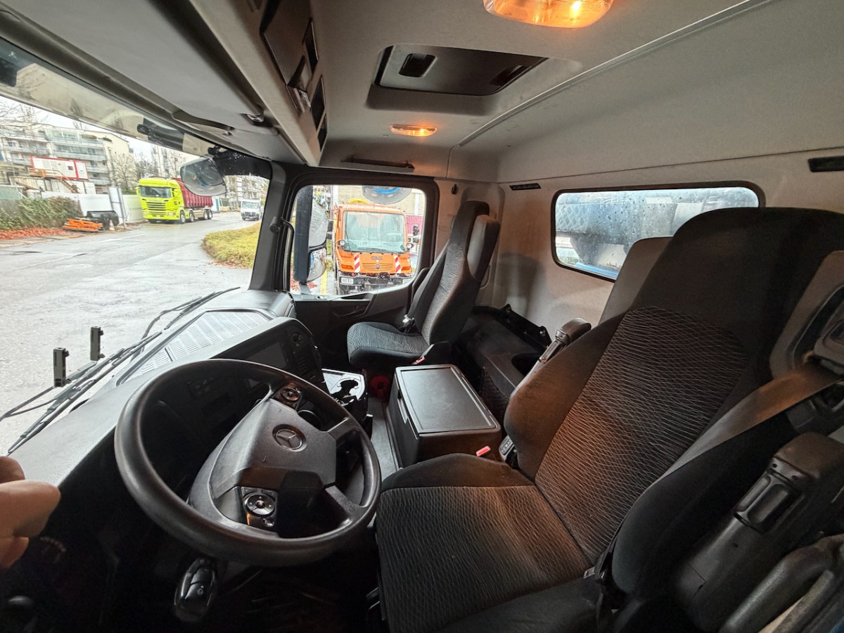 MERCEDES Arocs 4451 - Camión volquete: foto 4 MERCEDES Arocs 4451 - Camión volquete: foto 4