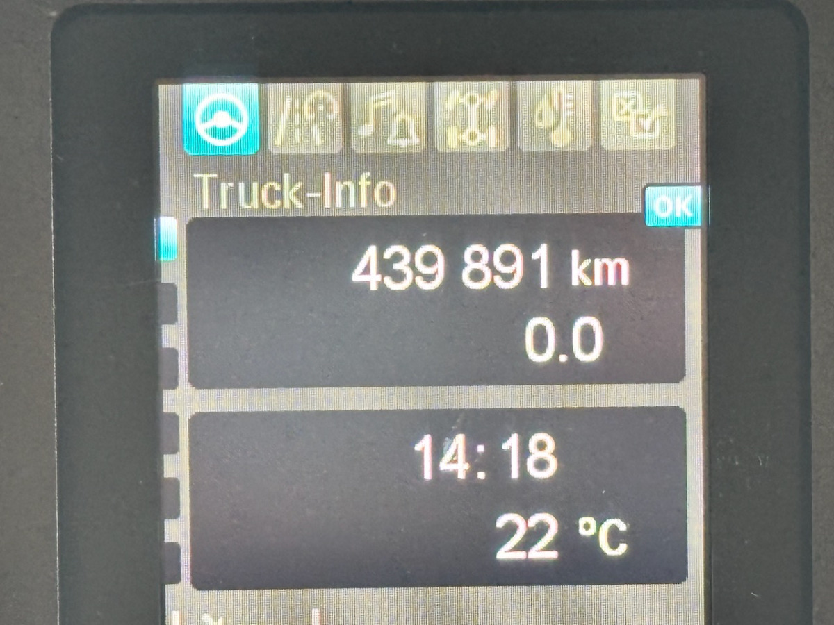 Camión caja cerrada MERCEDES Atego 1530: foto 6