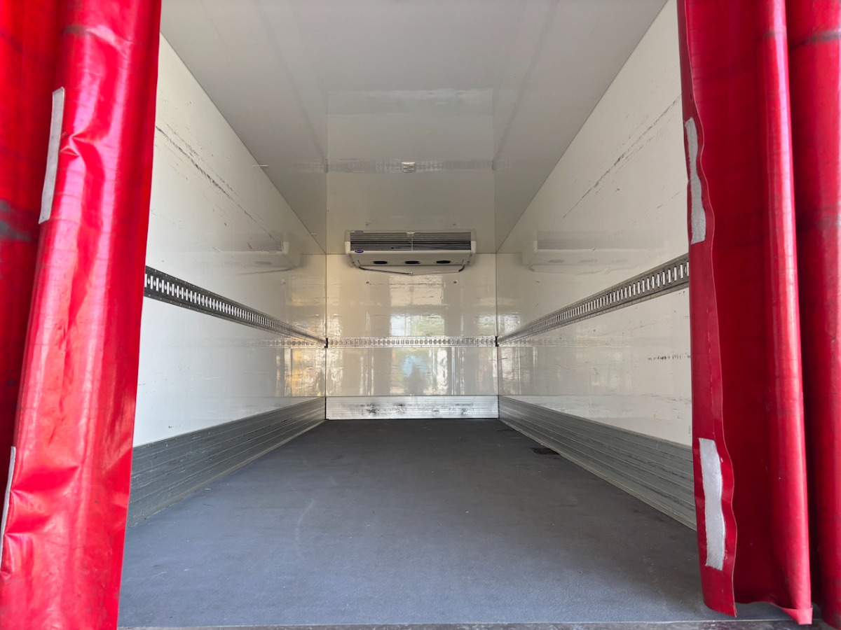 Camión frigorífico RENAULT D12.240: foto 18