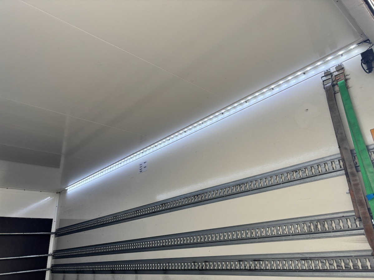 Camión caja cerrada RENAULT D14.250: foto 17