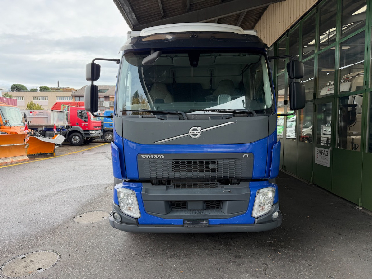 VOLVO FL-280  4x2R - Camión caja cerrada: foto 3 VOLVO FL-280  4x2R - Camión caja cerrada: foto 3