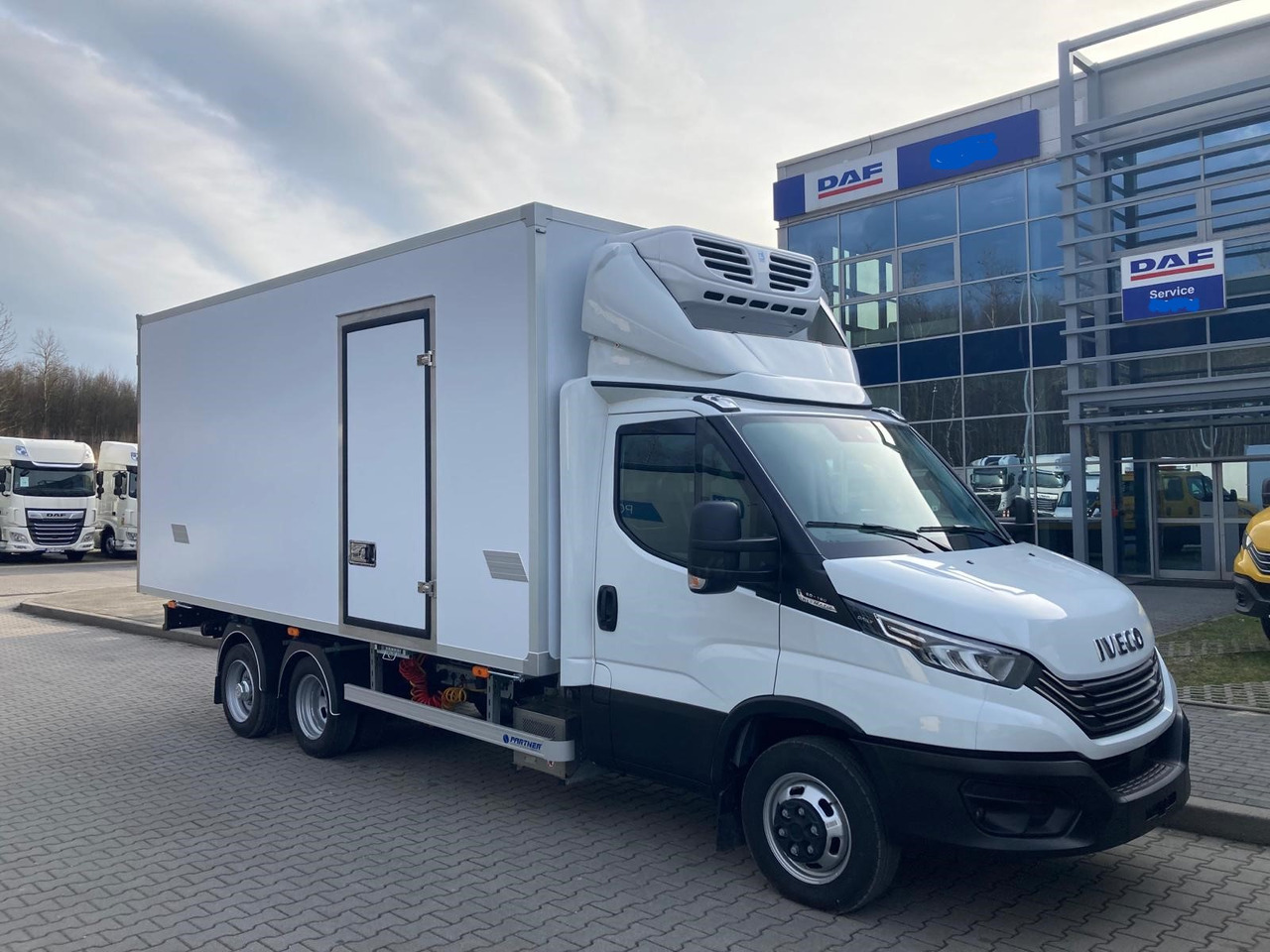 IVECO Daily 35S18 Kühlkoffer BE-Truck - Camión frigorífico: foto 1 IVECO Daily 35S18 Kühlkoffer BE-Truck - Camión frigorífico: foto 1