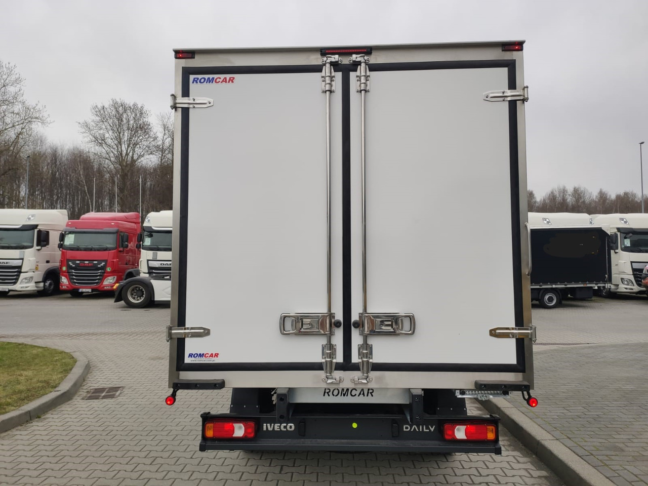 Iveco Daily 35C18 Tiefkühlkoffer -20°C - Furgoneta frigorifica: foto 3 Iveco Daily 35C18 Tiefkühlkoffer -20°C - Furgoneta frigorifica: foto 3
