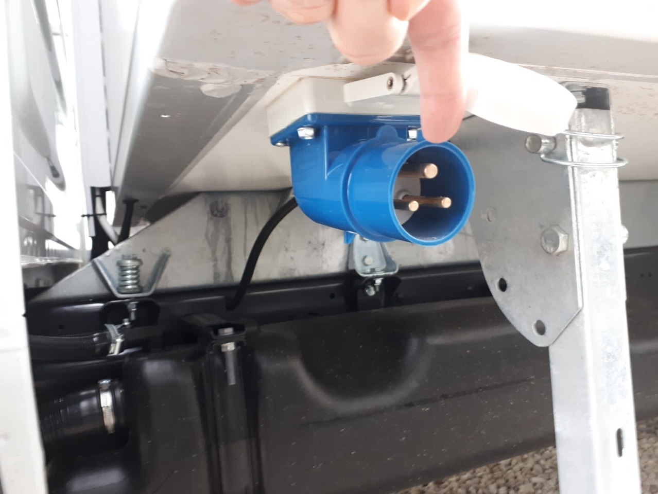 Iveco Daily 70C21A8 Tiefkühkoffer -18°C - Furgoneta frigorifica: foto 3 Iveco Daily 70C21A8 Tiefkühkoffer -18°C - Furgoneta frigorifica: foto 3