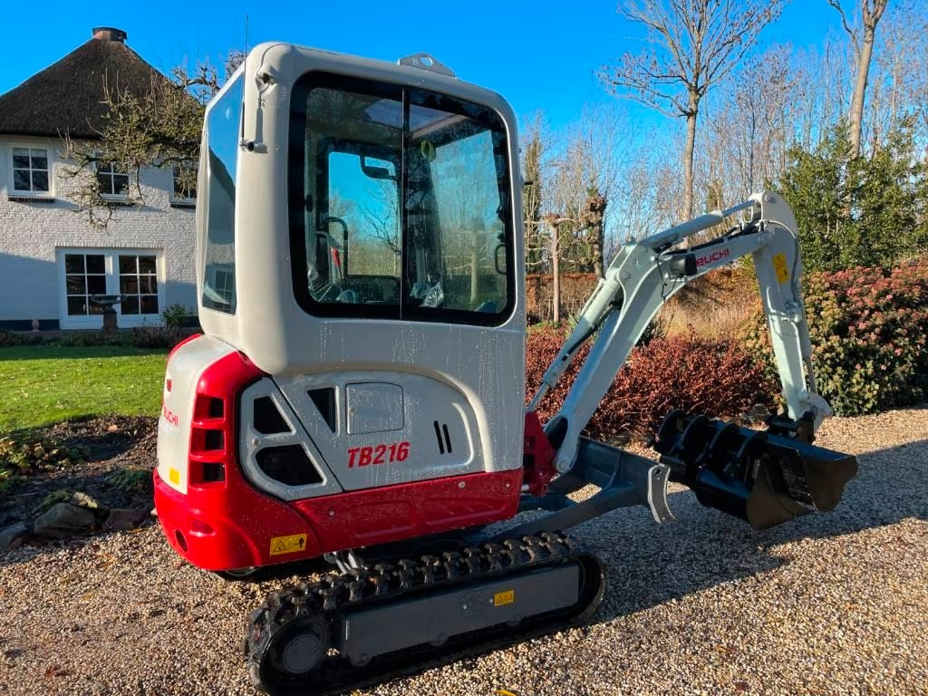 TAKEUCHI TB216 - Miniexcavadora: foto 1 TAKEUCHI TB216 - Miniexcavadora: foto 1