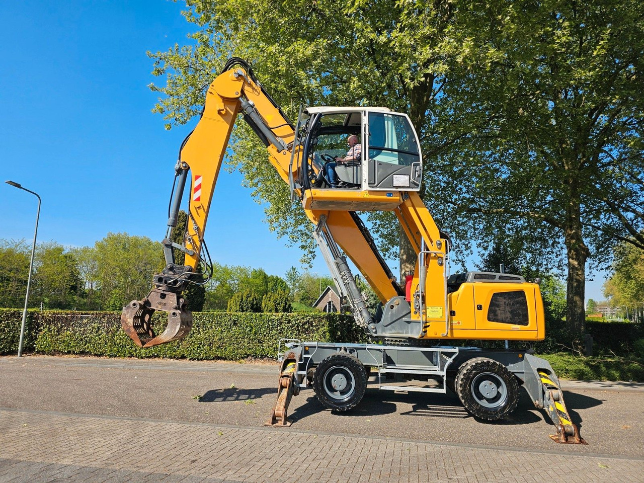 Liebherr LH 24M ( GK10 ) Mit Sortiergreifer - Excavadora de ruedas: foto 2 Liebherr LH 24M ( GK10 ) Mit Sortiergreifer - Excavadora de ruedas: foto 2
