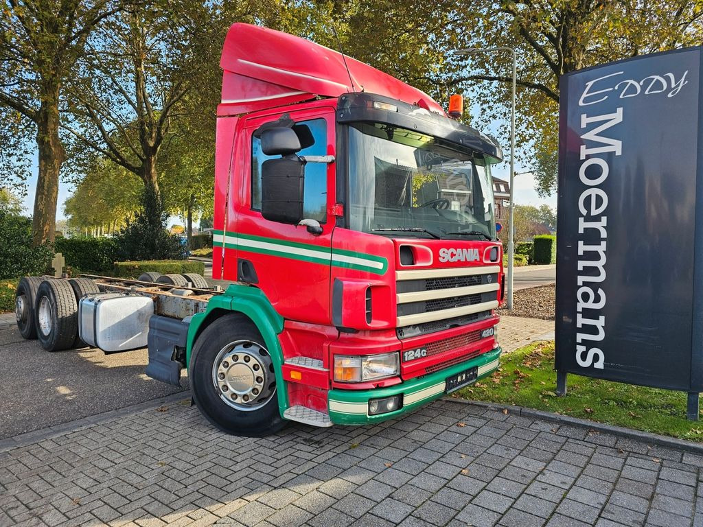 Scania P 124G 420 6x2*4 Fahrgestell - Camión chasis: foto 1 Scania P 124G 420 6x2*4 Fahrgestell - Camión chasis: foto 1