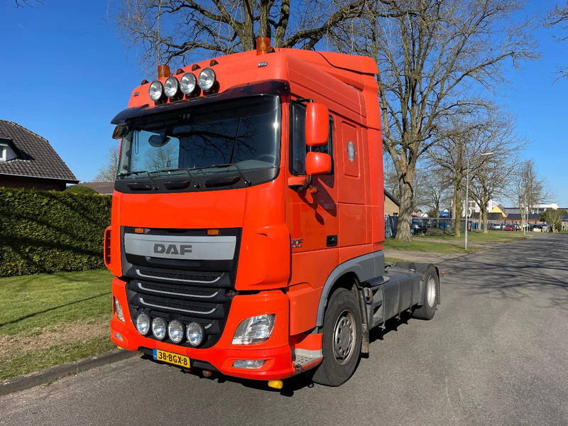 DAF XF 440 XF440 Daf Nieuwe tachograaf “”””””” Hand geschakeld - Cabeza tractora: foto 1 DAF XF 440 XF440 Daf Nieuwe tachograaf “”””””” Hand geschakeld - Cabeza tractora: foto 1