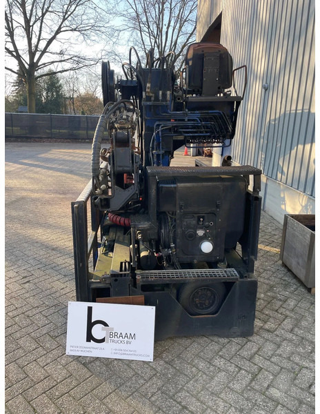 Hiab Hiad 220-F3 tot 9 meter uitschuifbaar. OOK NOG EEN KENIS KRAAN - Grúa para camión: foto 1 Hiab Hiad 220-F3 tot 9 meter uitschuifbaar. OOK NOG EEN KENIS KRAAN - Grúa para camión: foto 1