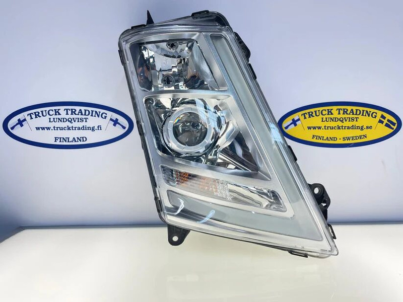 Volvo FH4 - Faro delantero: foto 1 Volvo FH4 - Faro delantero: foto 1