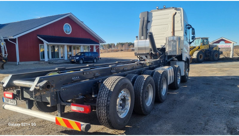 Volvo FH750 New engine and gearbox - Camión chasis: foto 3 Volvo FH750 New engine and gearbox - Camión chasis: foto 3