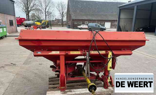 Lely centerliner stooier , front aandrijving - Esparcidor de fertilizantes: foto 4 Lely centerliner stooier , front aandrijving - Esparcidor de fertilizantes: foto 4