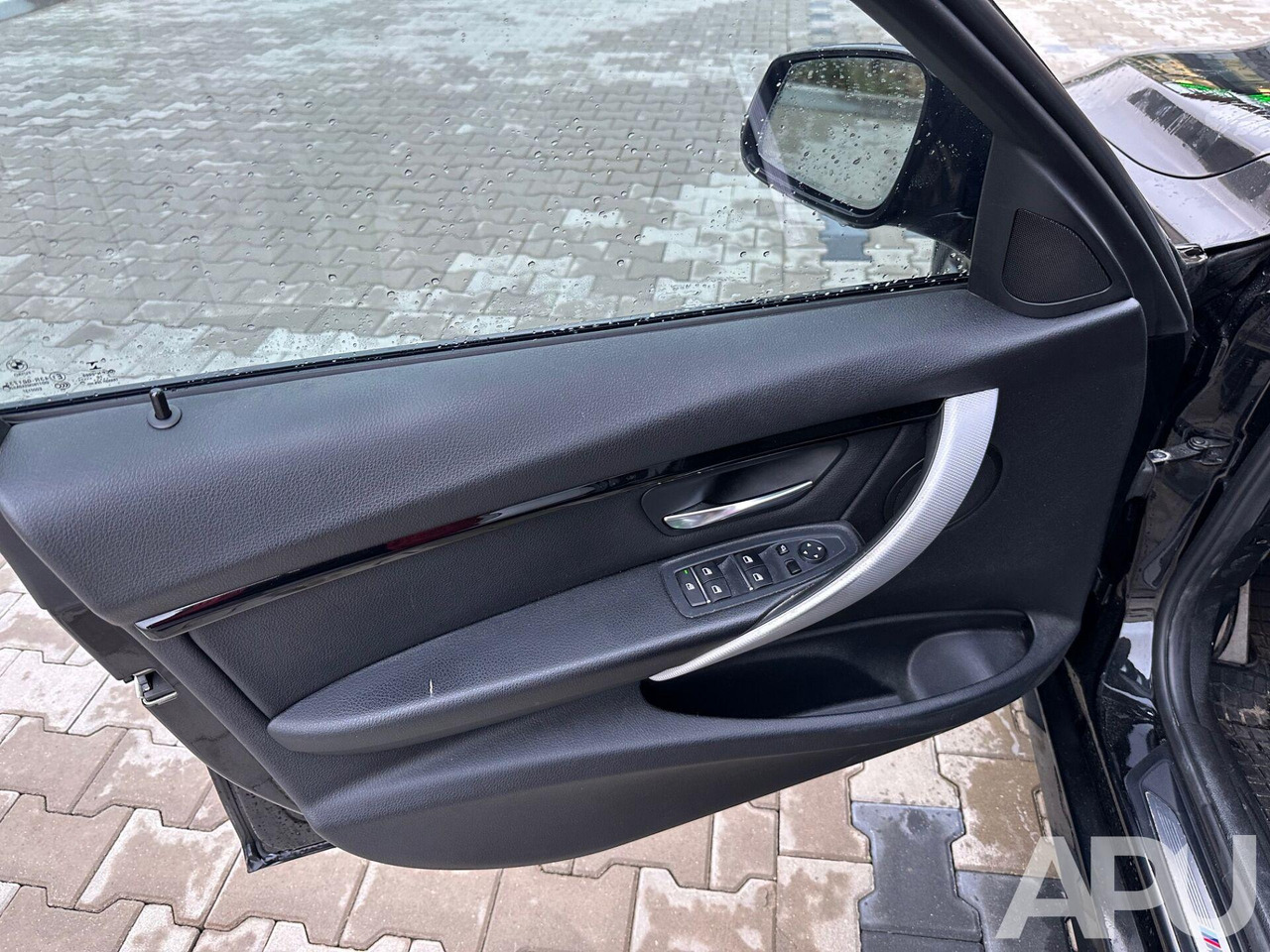 Coche BMW 330i F30 M-PAKIET PERFORMANCE: foto 8 Coche BMW 330i F30 M-PAKIET PERFORMANCE: foto 8