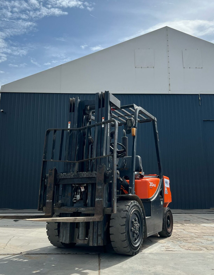 DOOSAN D30 GP - Carretilla elevadora: foto 2 DOOSAN D30 GP - Carretilla elevadora: foto 2