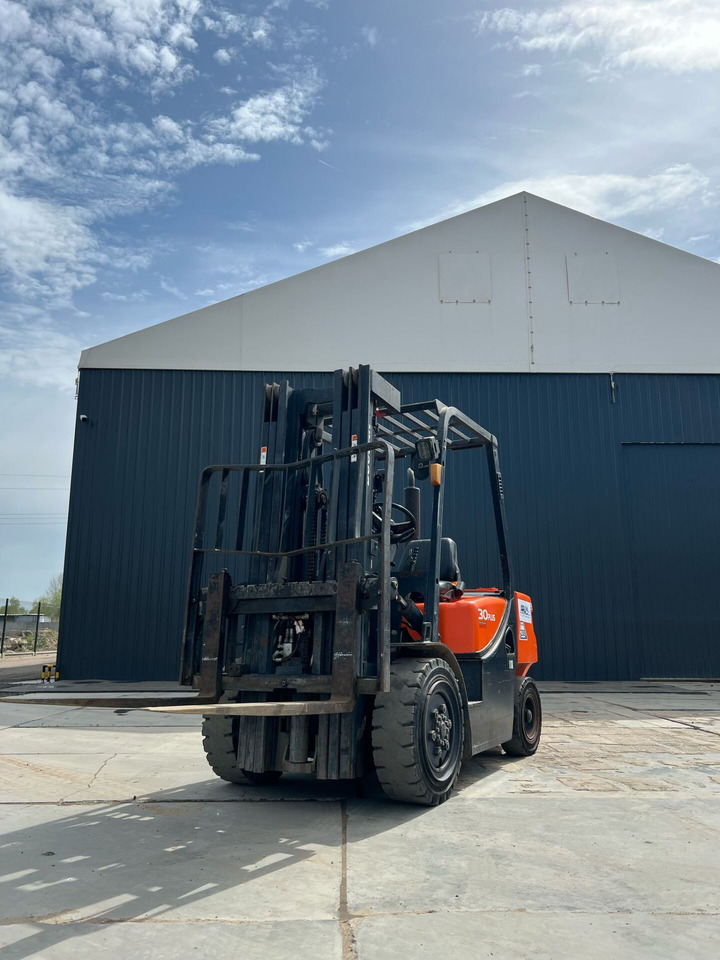 DOOSAN D30 GP - Carretilla elevadora: foto 1 DOOSAN D30 GP - Carretilla elevadora: foto 1