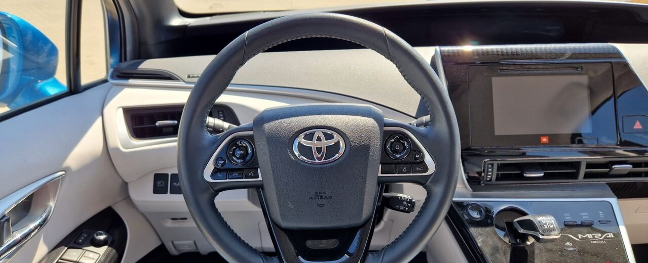 Sedan Toyota Mirai: foto 12