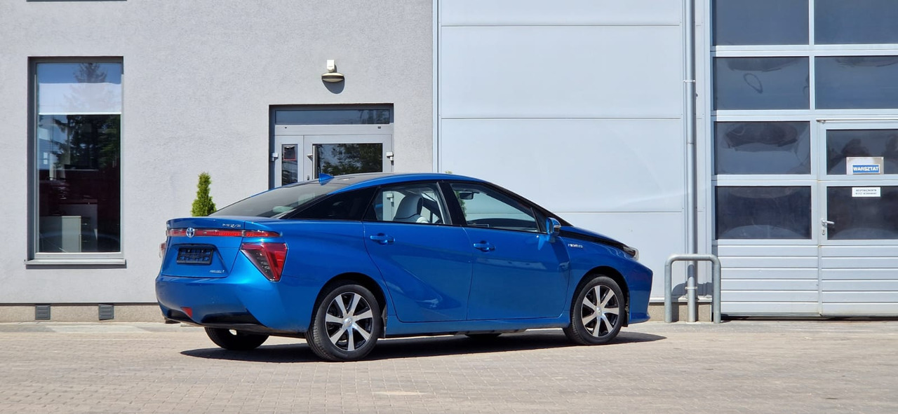 Toyota Mirai - Sedan: foto 5 Toyota Mirai - Sedan: foto 5