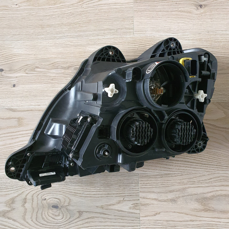 DAF XF 106 FULL LED XENON RECHTS OE nieuw 1857527 - Faro delantero para Camión: foto 2 DAF XF 106 FULL LED XENON RECHTS OE nieuw 1857527 - Faro delantero para Camión: foto 2