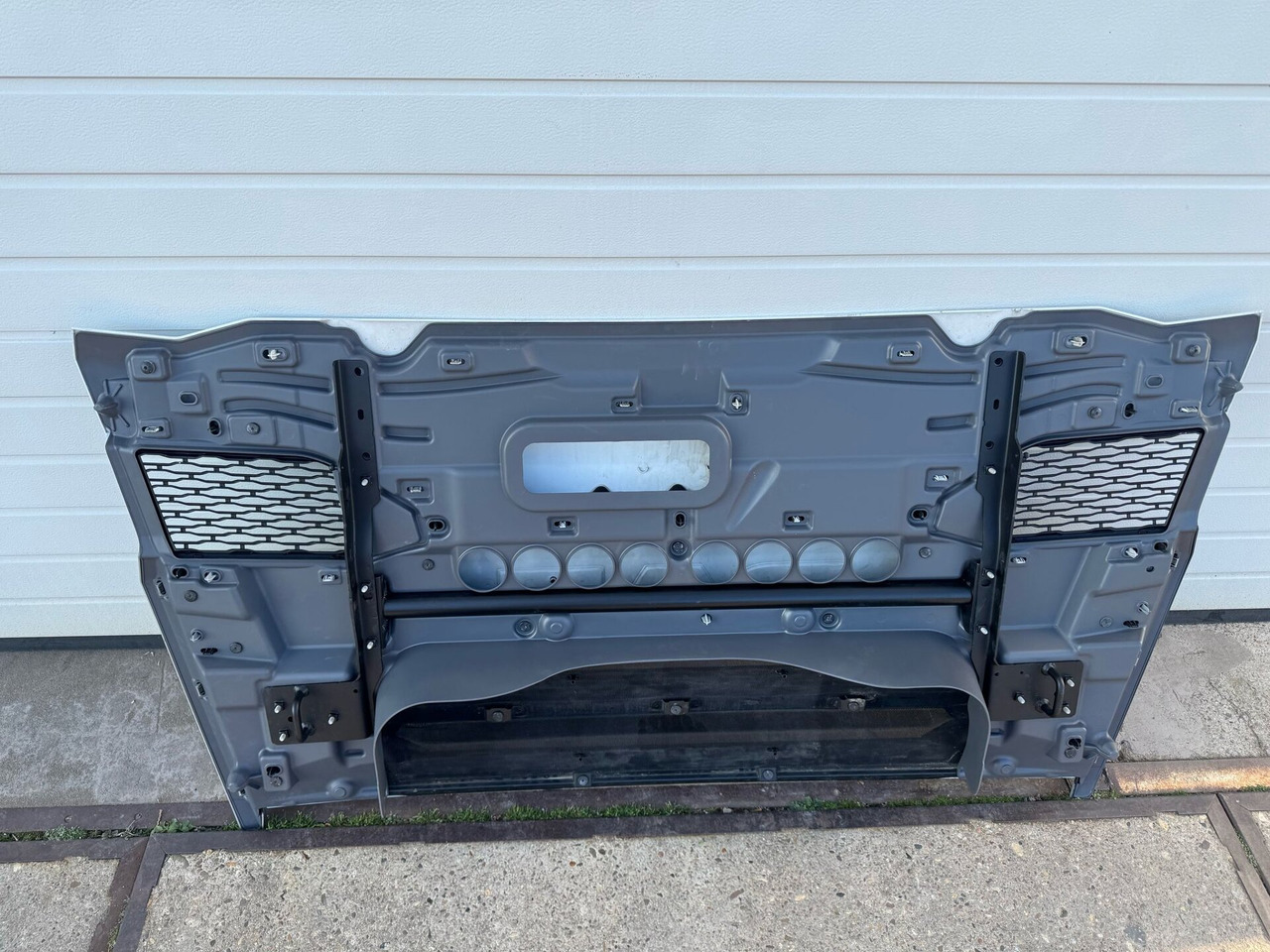 DAF XF NG GRILLE BOVEN COMPLETE | USED | 000238A - Parrilla para Camión: foto 4 DAF XF NG GRILLE BOVEN COMPLETE | USED | 000238A - Parrilla para Camión: foto 4