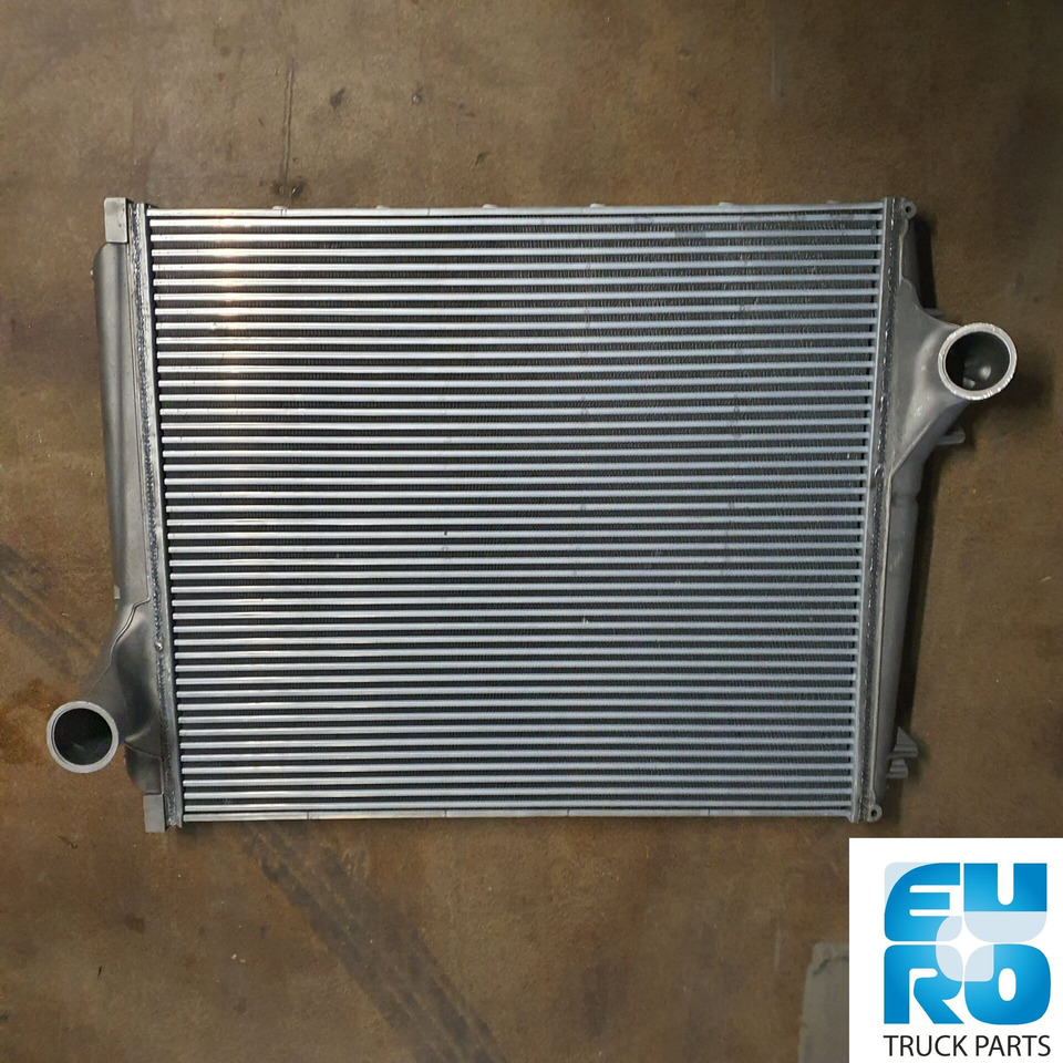 VOLVO FH4 INTERCOOLER 21208268R - Intercooler para Camión: foto 1 VOLVO FH4 INTERCOOLER 21208268R - Intercooler para Camión: foto 1