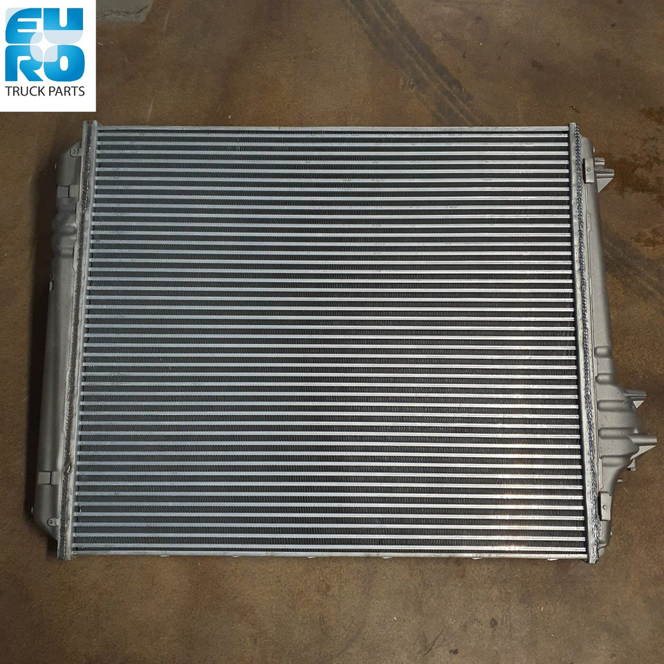VOLVO FH4 INTERCOOLER 21208268R - Intercooler para Camión: foto 2 VOLVO FH4 INTERCOOLER 21208268R - Intercooler para Camión: foto 2