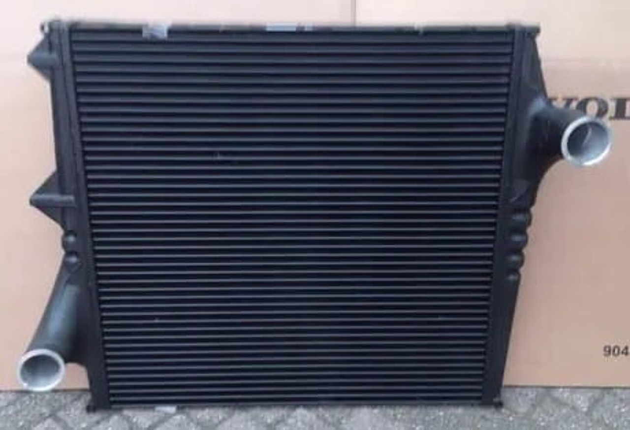 Volvo FH12 INTERCOOLER Nieuw 1675428 3183920 8112563 - Intercooler para Camión: foto 1 Volvo FH12 INTERCOOLER Nieuw 1675428 3183920 8112563 - Intercooler para Camión: foto 1