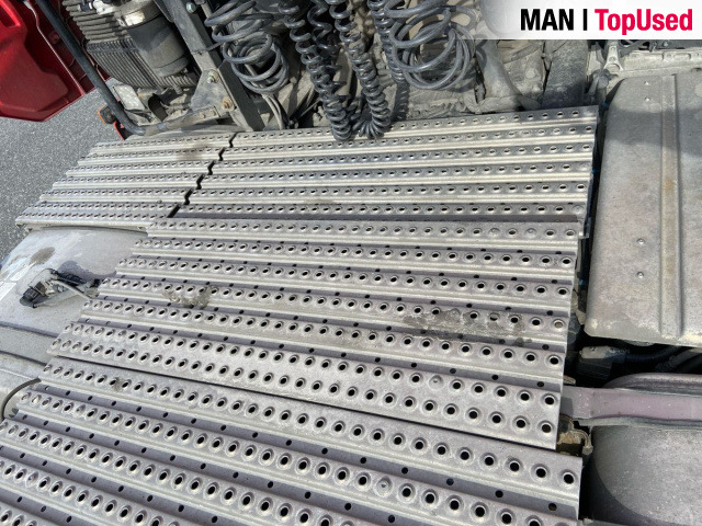 MAN TGX 26.470 6x2/2 BL SA "Retarder / 700 l Tank" - Cabeza tractora: foto 4 MAN TGX 26.470 6x2/2 BL SA "Retarder / 700 l Tank" - Cabeza tractora: foto 4