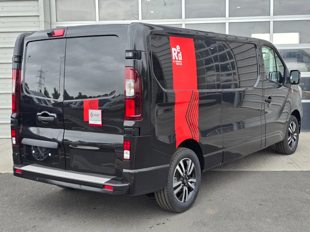 NEW Renault Trafic Exclusive 170BHP/150BHP Manual Black - Furgón: foto 2 NEW Renault Trafic Exclusive 170BHP/150BHP Manual Black - Furgón: foto 2