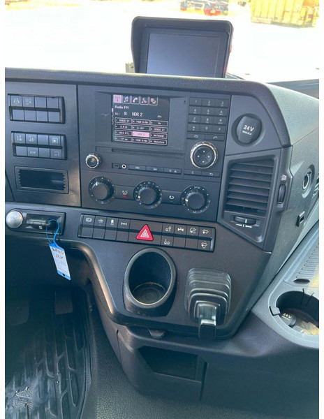 Leasing para Mercedes-Benz Antos 2540 L 6x2 Beverage truck + Tail Lift Mercedes-Benz Antos 2540 L 6x2 Beverage truck + Tail Lift: foto 11 Leasing para Mercedes-Benz Antos 2540 L 6x2 Beverage truck + Tail Lift Mercedes-Benz Antos 2540 L 6x2 Beverage truck + Tail Lift: foto 11