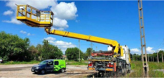 Mercedes-Benz 3344 SRT SCHÖRLING Road Rail Railway Zweiweg - Camión, Camión grúa: foto 2 Mercedes-Benz 3344 SRT SCHÖRLING Road Rail Railway Zweiweg - Camión, Camión grúa: foto 2