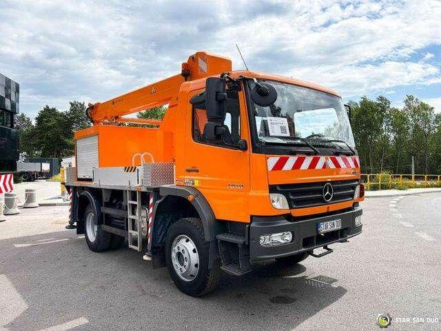 Mercedes-Benz ATEGO 4x4 1018 WUMAG WT 170 Platform Lift 17m - Camión, Camión grúa: foto 2 Mercedes-Benz ATEGO 4x4 1018 WUMAG WT 170 Platform Lift 17m - Camión, Camión grúa: foto 2